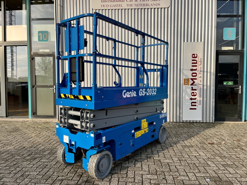Genie 2032 Scissor Lift Intermotive